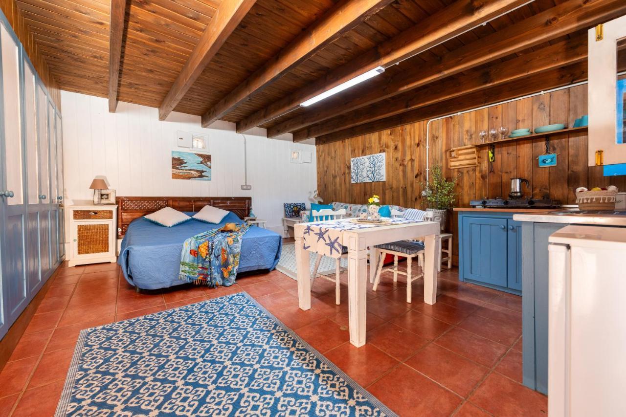 Cabin In Front Of Idyllic Majanicho Beach Esterno foto