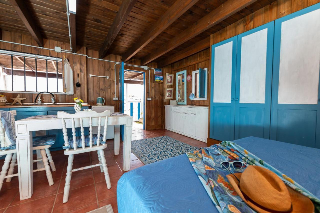 Cabin In Front Of Idyllic Majanicho Beach Esterno foto